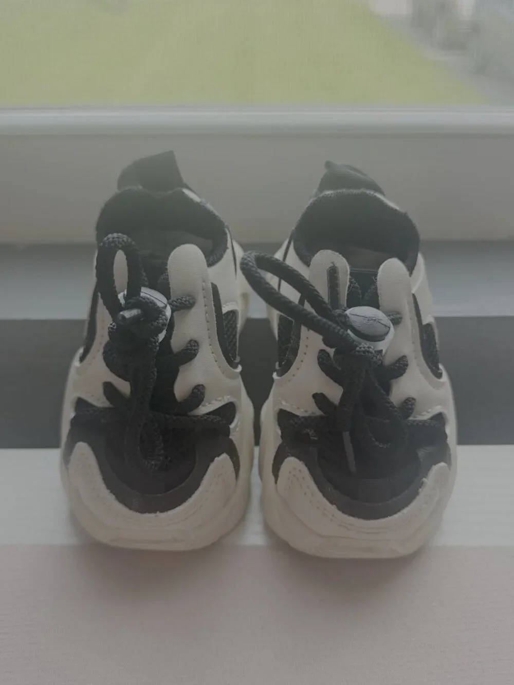 Black & White Sneakers Toddler/Baby Size 5C-6C